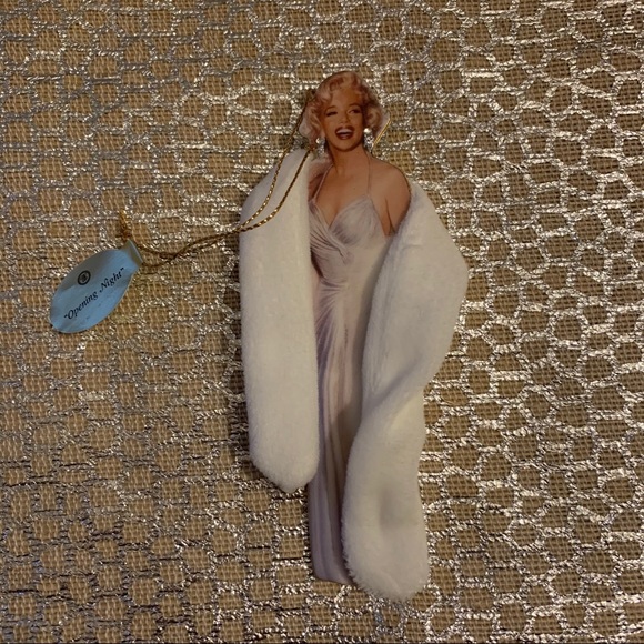 Marilyn Monroe Bradford Ornaments 4th Issue - Picture 7 of 7